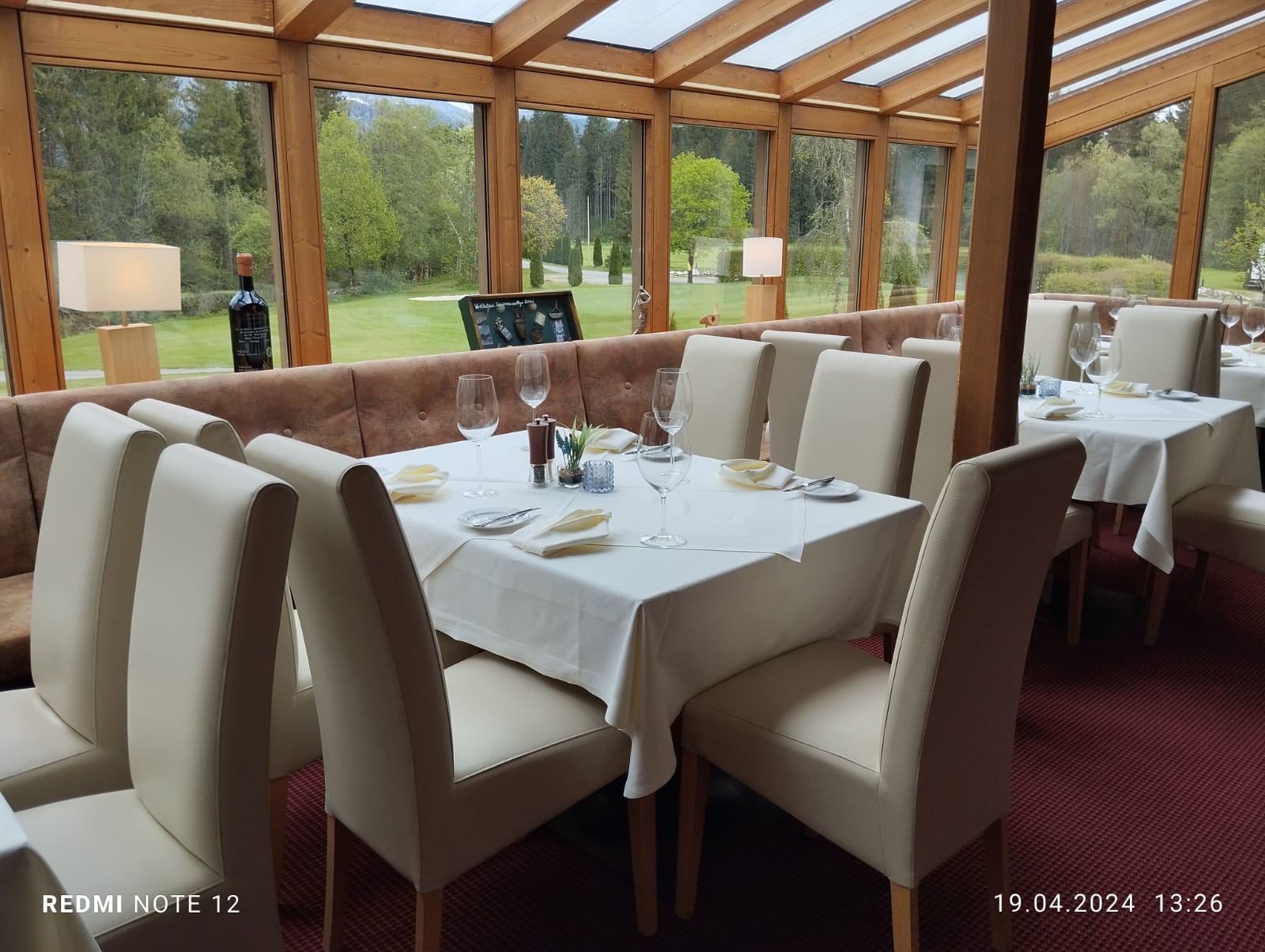 Unser Clubrestaurant mit Wintergarten und Sonnenterrasse.